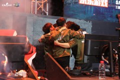 台风搅局下的电子竞技巅峰之战：IG对BLG与FPX偷家操作悬念升级